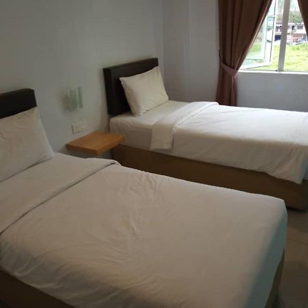 Room V @ Jalan Megat Бату Пахат Екстериор снимка