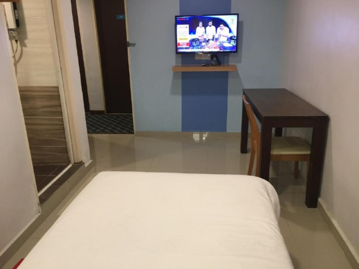 Room V @ Jalan Megat Бату Пахат Екстериор снимка